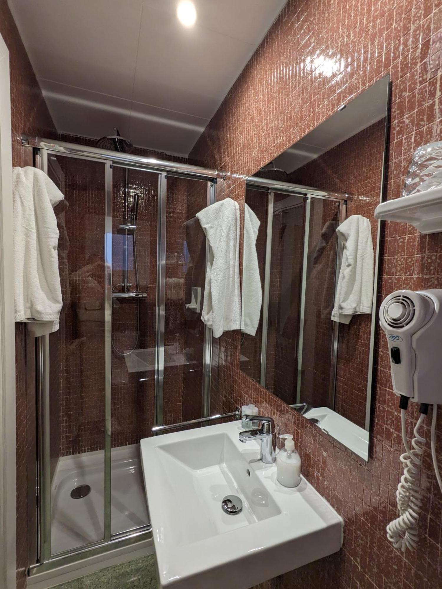 Hotel Capri 2*