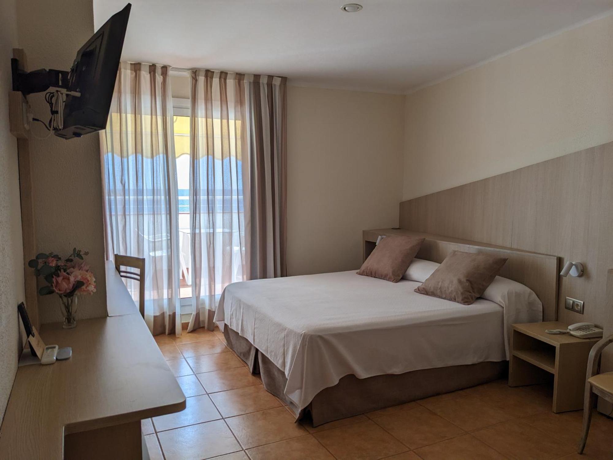Capri Hotel 2*